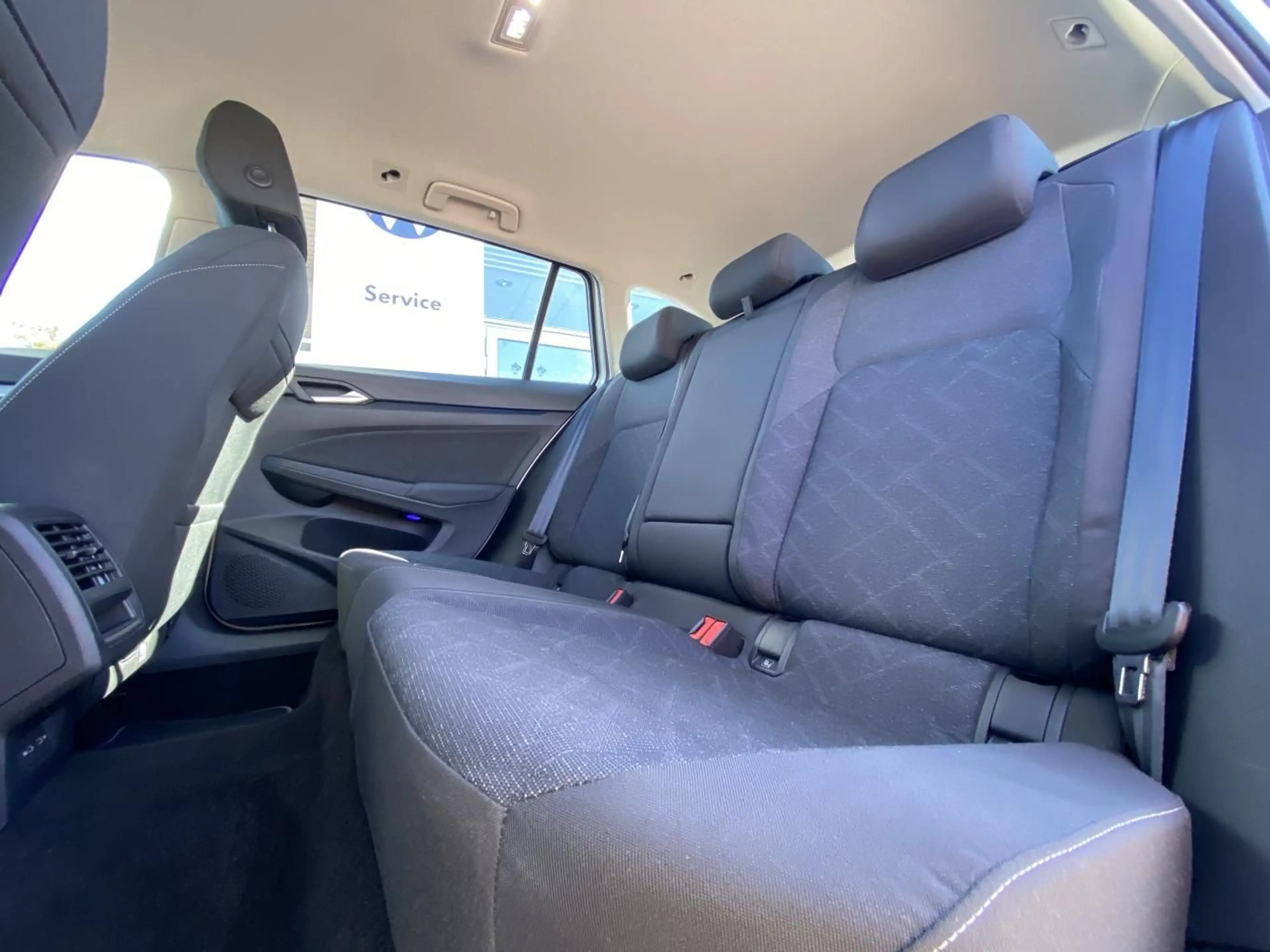 Volkswagen Golf Variant 1.5 TSI Life ACC+APP-CONNECT+ACTIVE — photo 10
