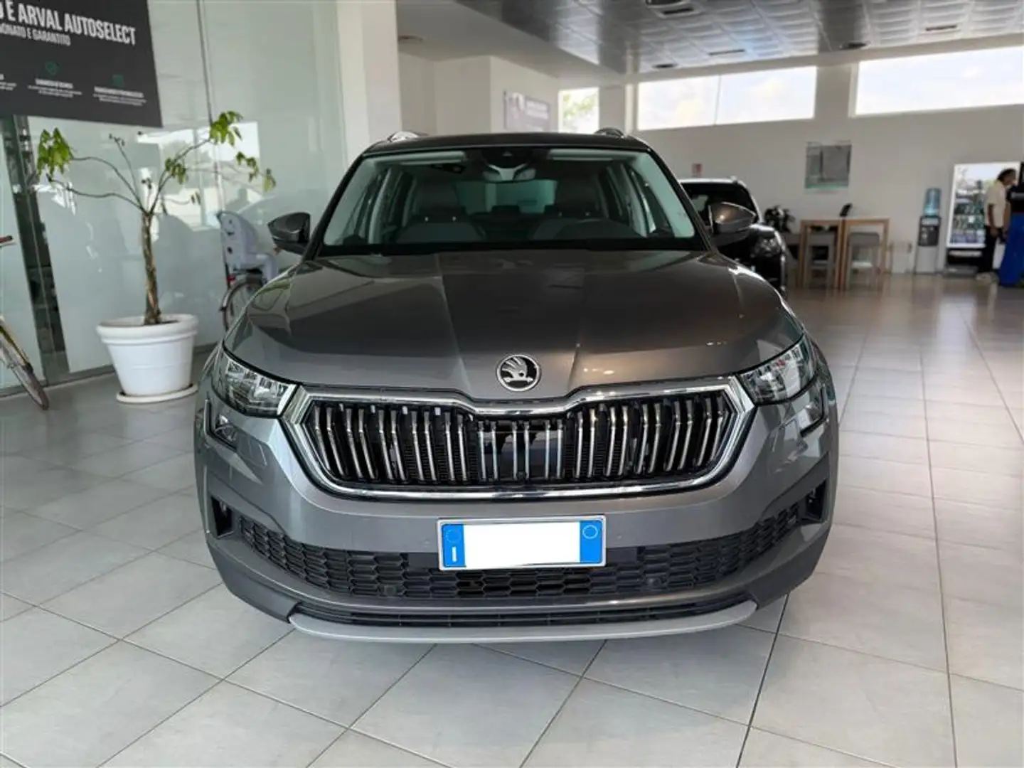 Skoda Kodiaq 2.0 tdi 150cv STYLE 4X4 DSG 36 MESI DI GARANZIA Gris - 2