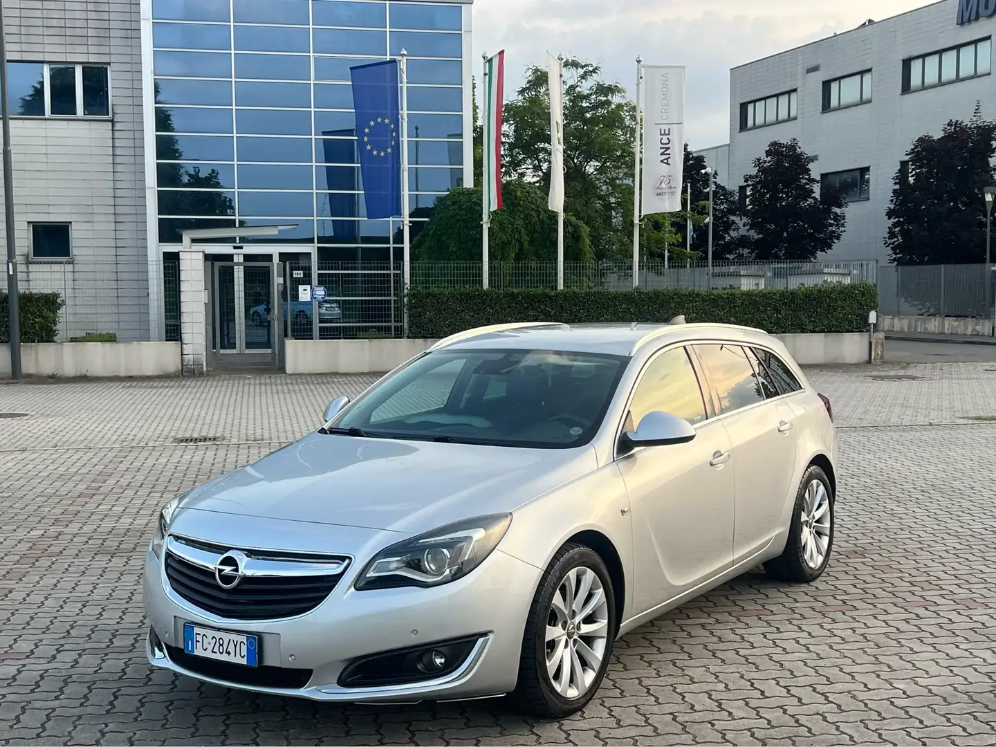Opel Insignia Sports Tourer 1.6 cdti Cosmo Business 136cv - 1