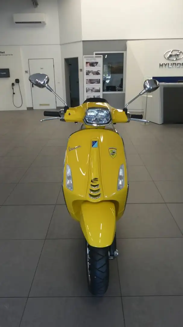 Vespa Sprint 50 4T 3V iGet Żółty - 1