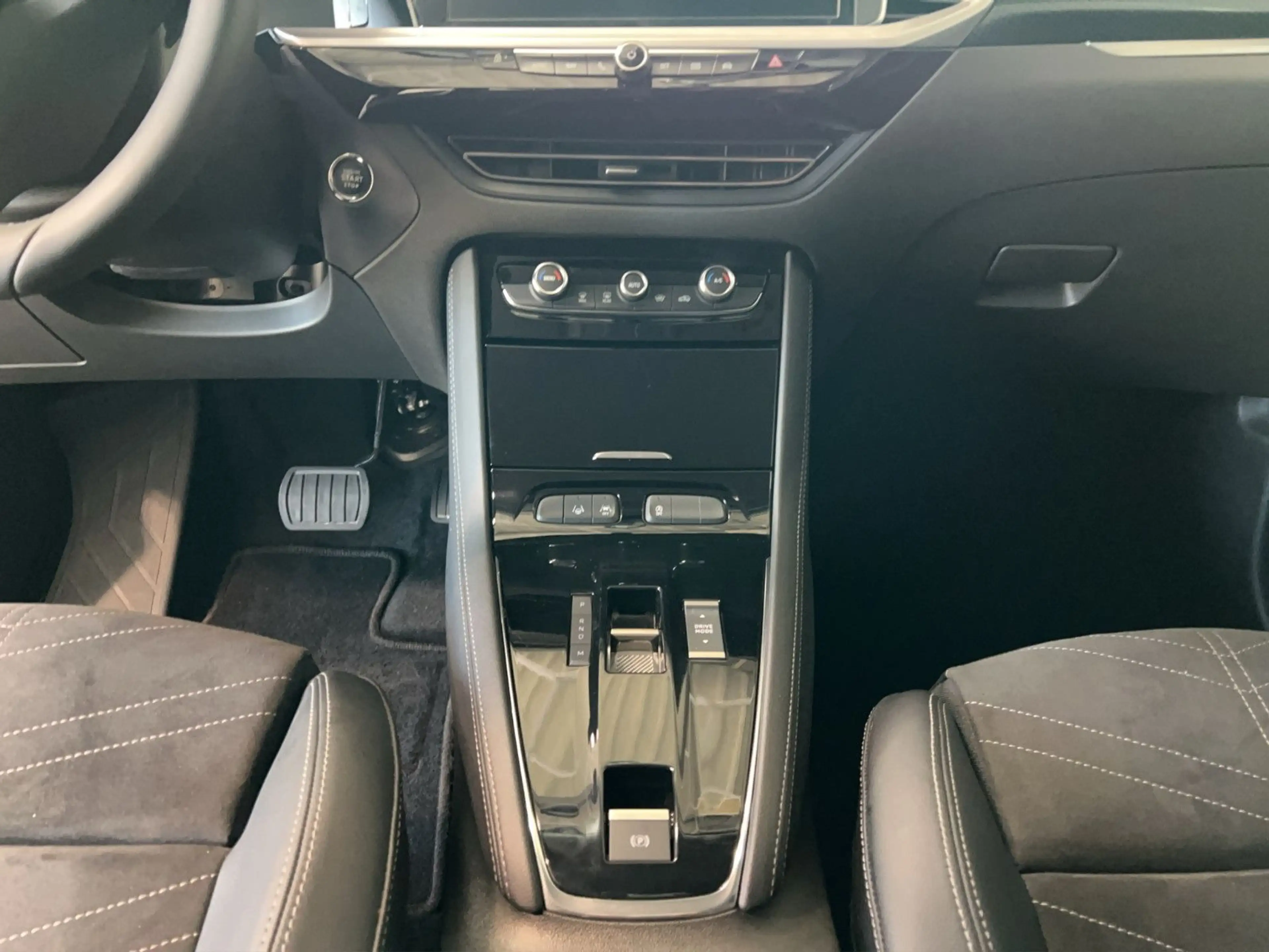 Opel Grandland X GSSHZ+LED-Pixel-Matrix+360°+App — photo 12