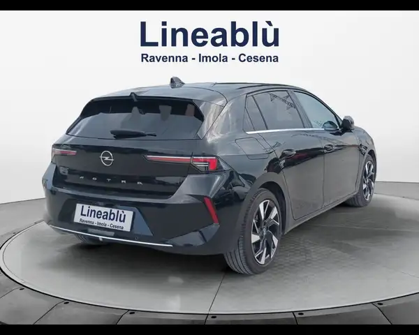Opel Astra view 5