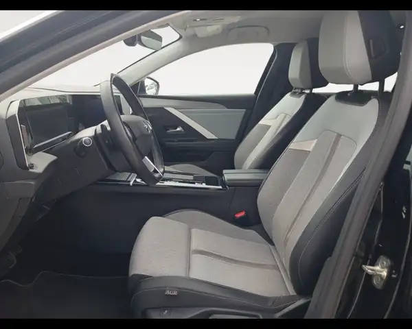 Opel Astra view 9