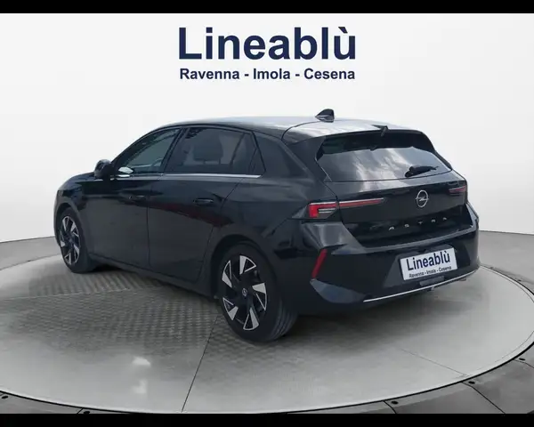 Opel Astra view 3