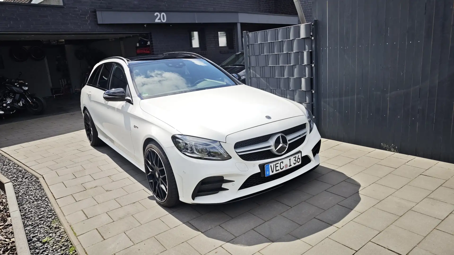 Mercedes-Benz C 43 AMG Perf.AGA,Pano,Burm,Virtual,AHK,Night,Multibeam Bílá - 1