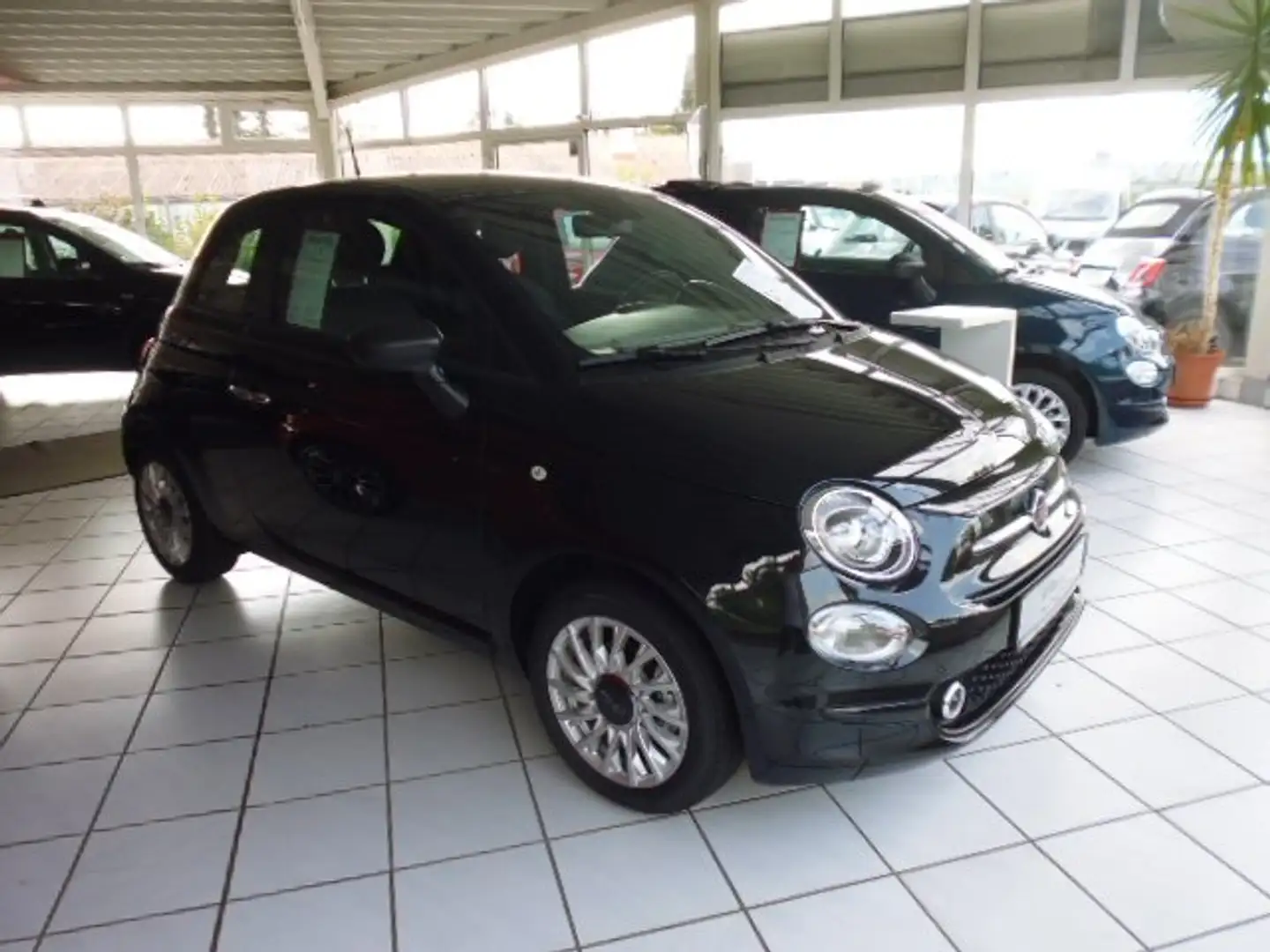 Fiat 500 1.0 Hybrid/Klimaanlage/7" Touchscreen/Parksensoren Černá - 2