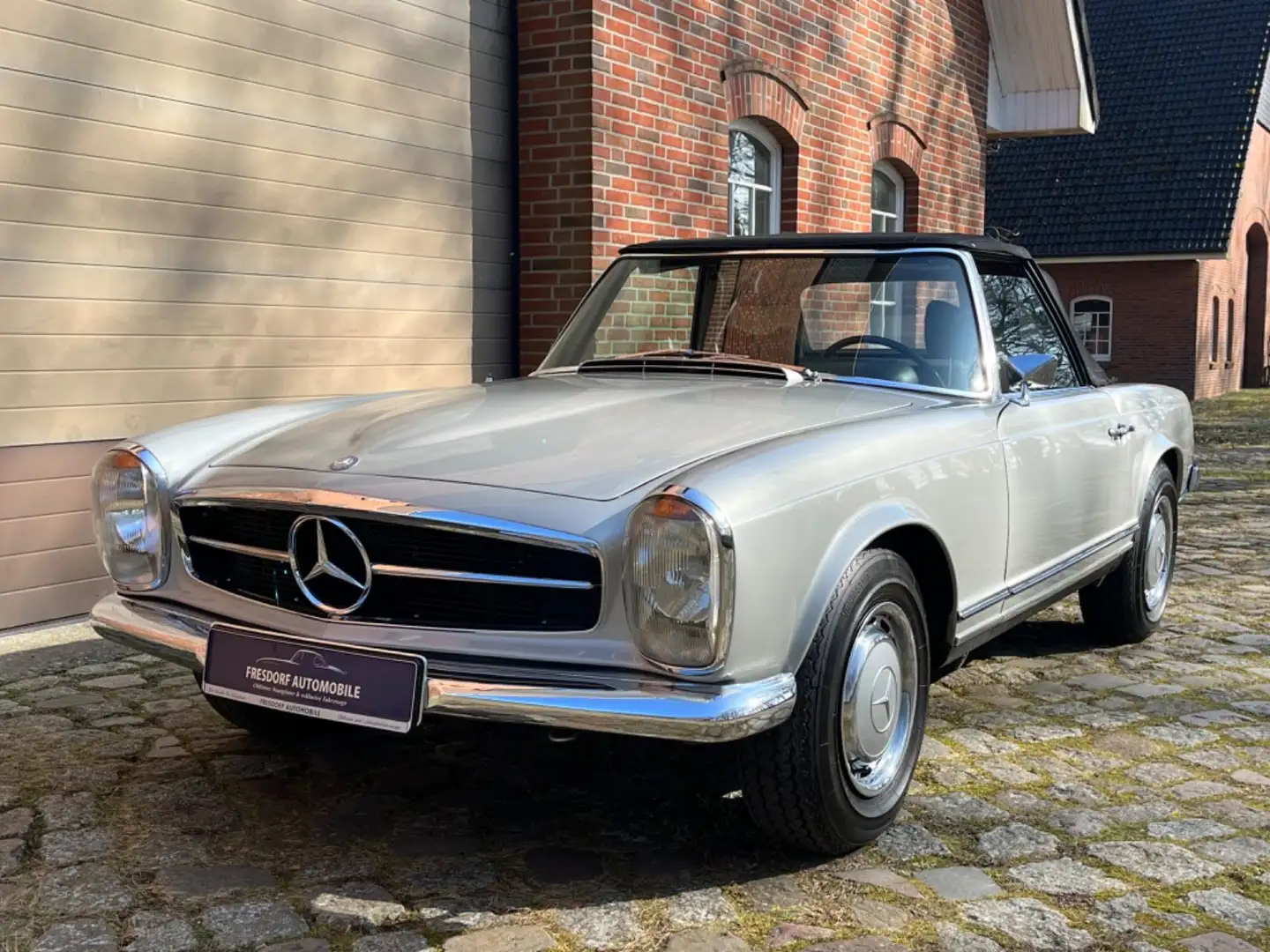 Mercedes-Benz 280 SL Pagode R113 Cabrio Silber - 2