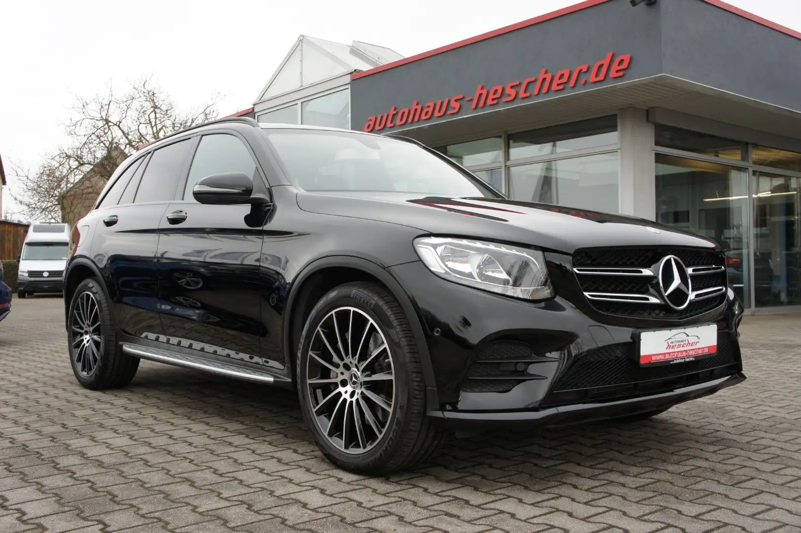 Mercedes-Benz GLC 250 4Matic 9G-TRONIC *AMG-LINE*PANO* Schwarz - 2