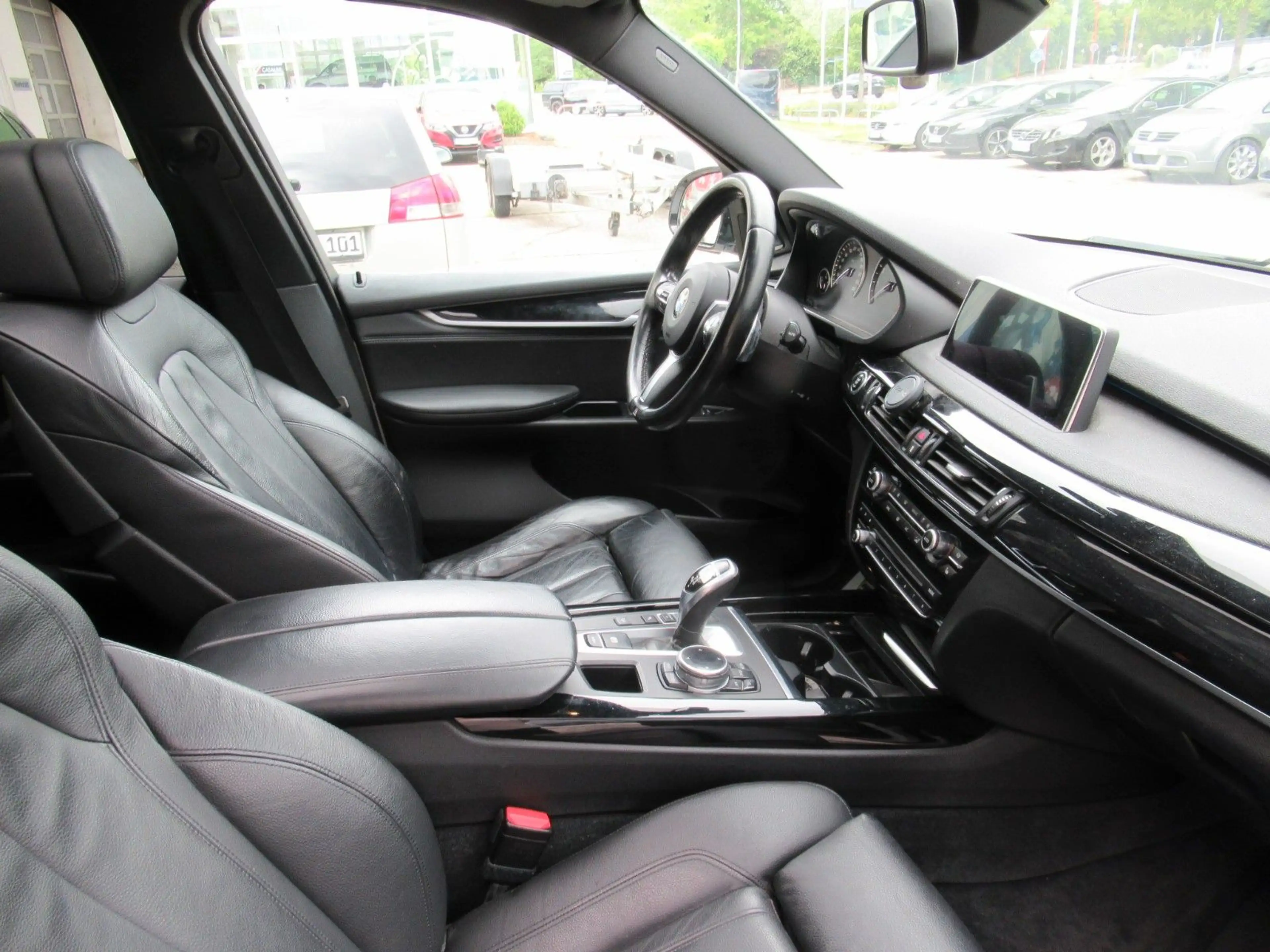 BMW X5 50i M Sport M PAKET*PANO*HEAD UP*AHK*7 SITZER — photo 6