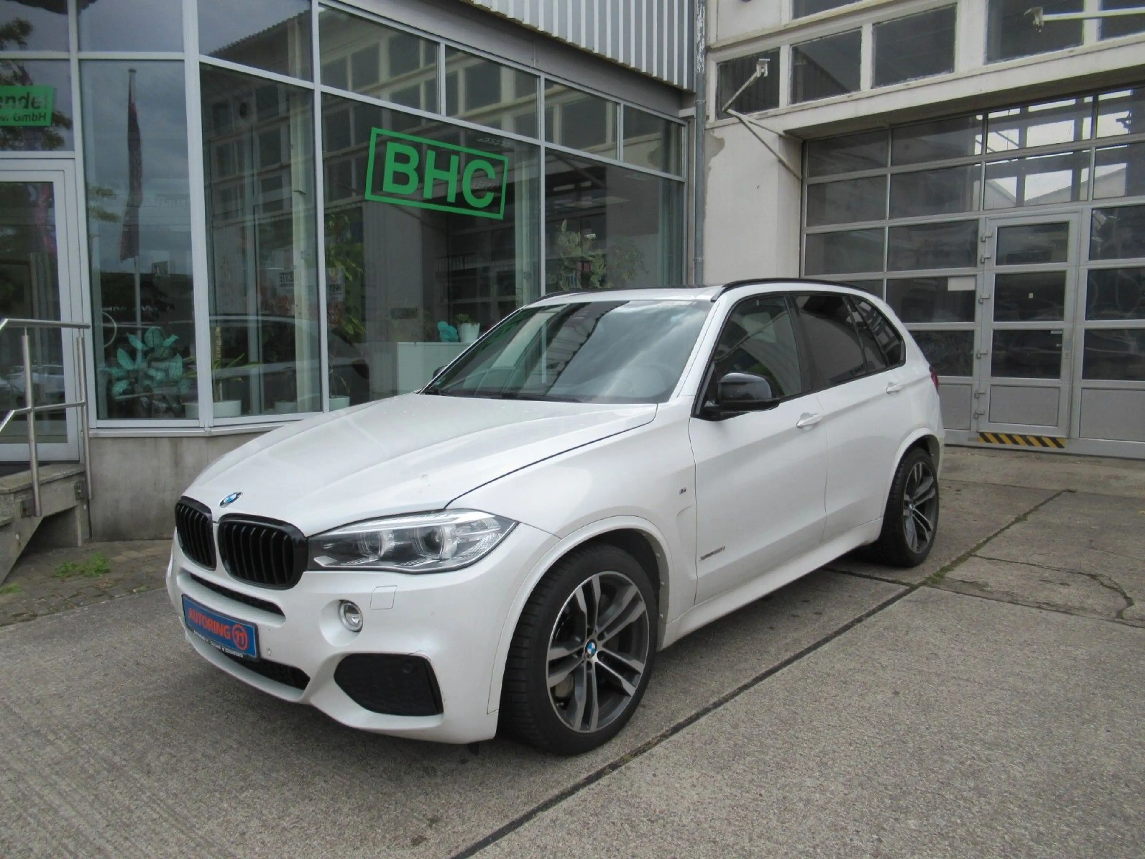 BMW X5 50i M Sport M PAKET*PANO*HEAD UP*AHK*7 SITZER — photo 2