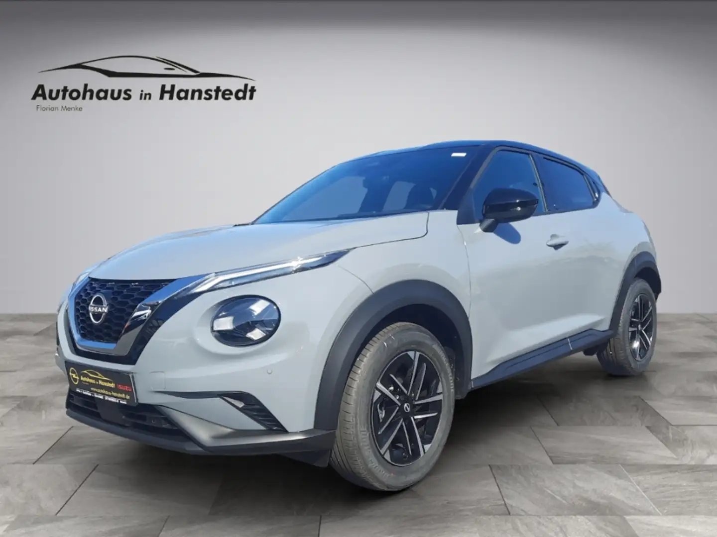 Nissan Juke 1.0 DIG-T N-Connecta 114PS 6 Gang LED Winterpaket Grijs - 1