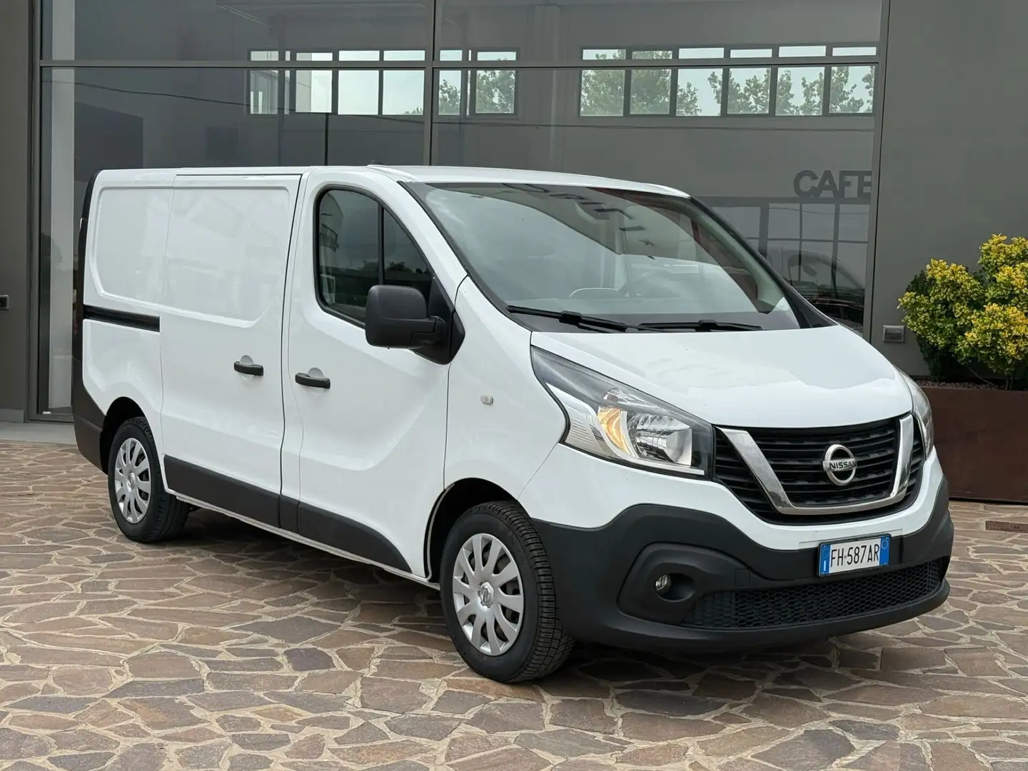 Nissan NV300 1.6 dCi 120CV - 3 POSTI - Bianco - 1