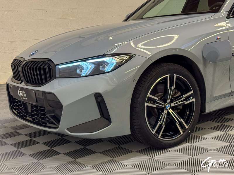 Photo du véhicule BMW 330