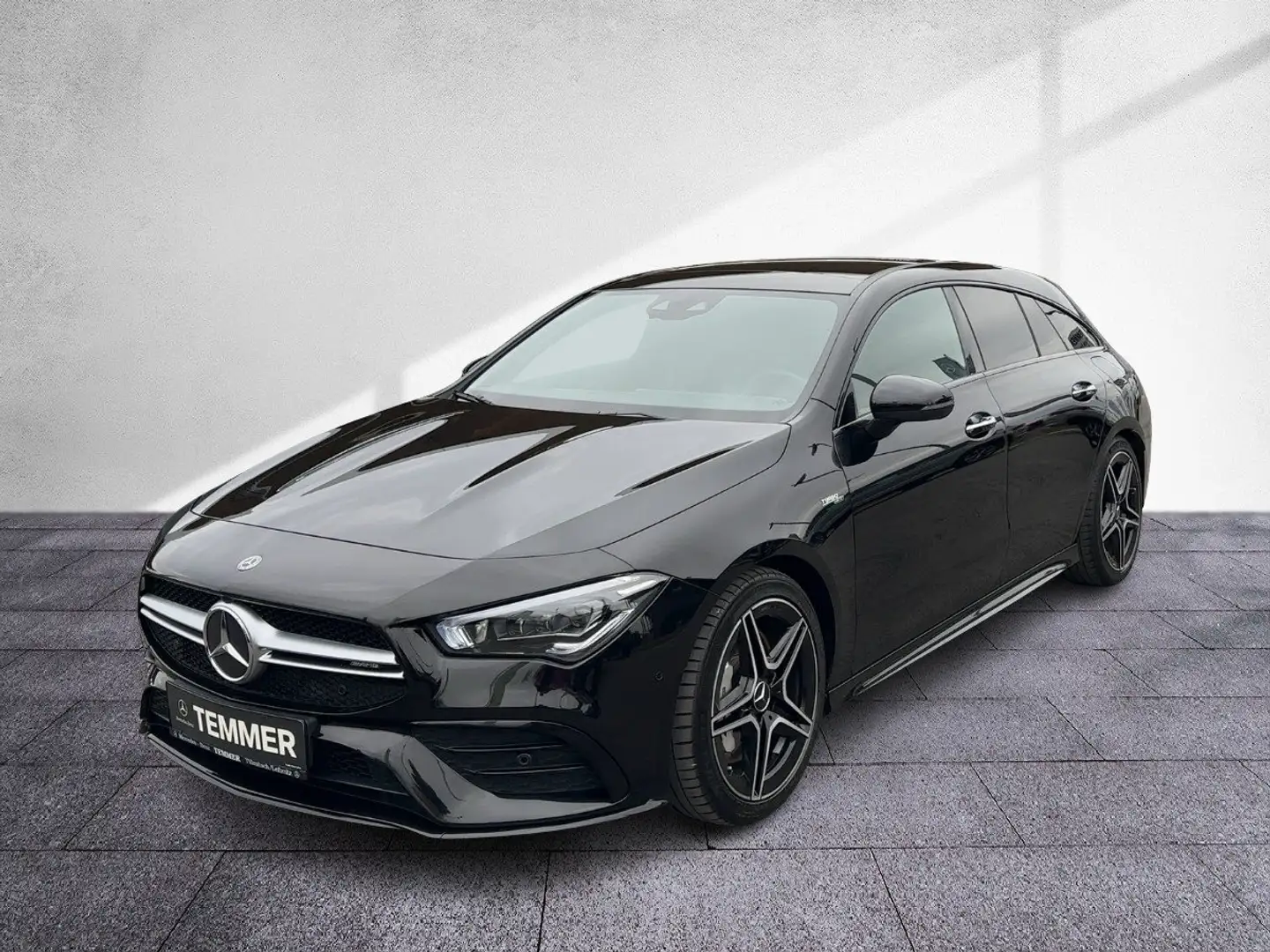Mercedes-Benz CLA 35 AMG 4M Shooting Brake Premium Night Pano Schwarz - 2