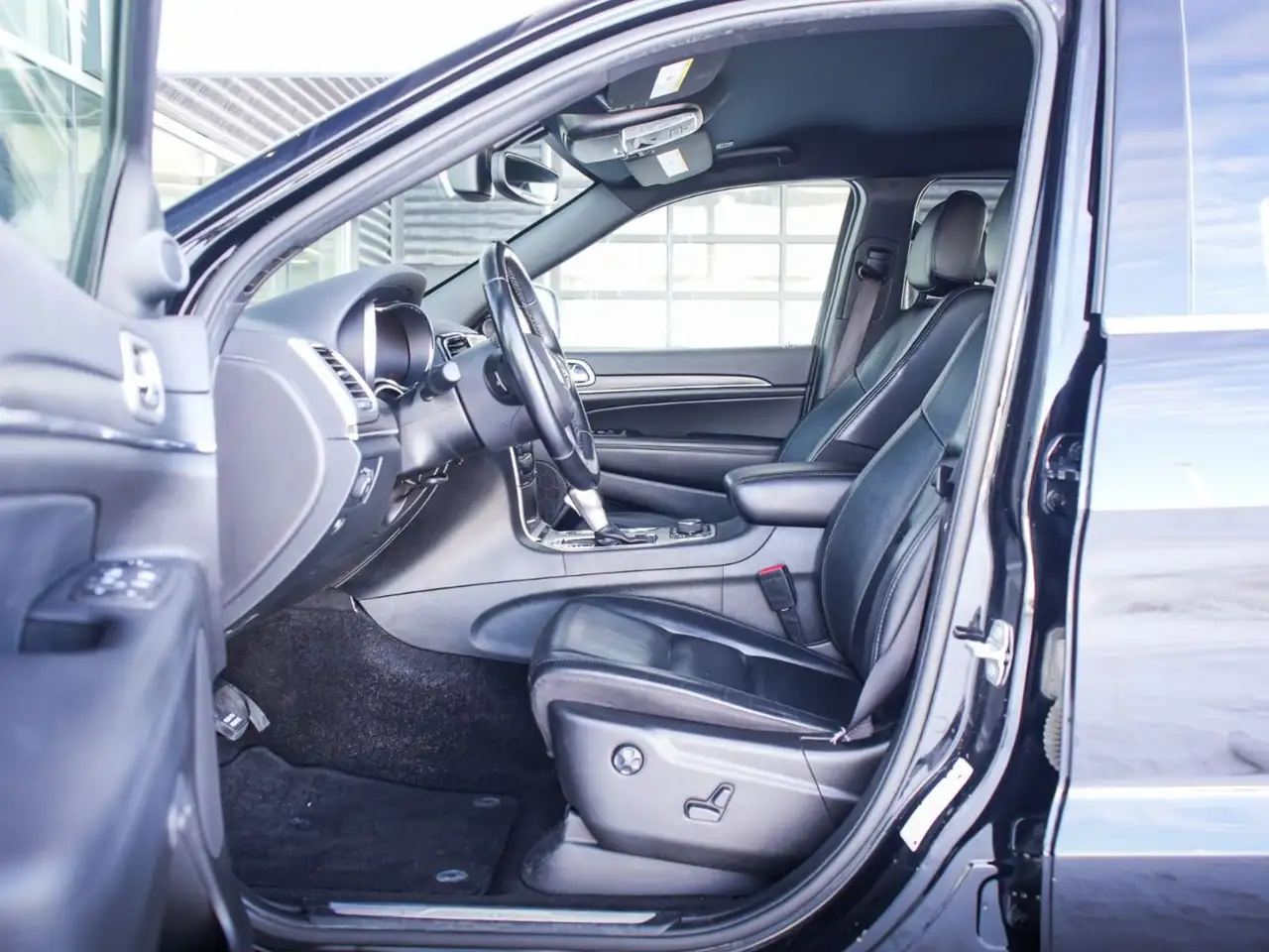 Jeep Grand Cherokee снимка Jeep Grand Cherokee