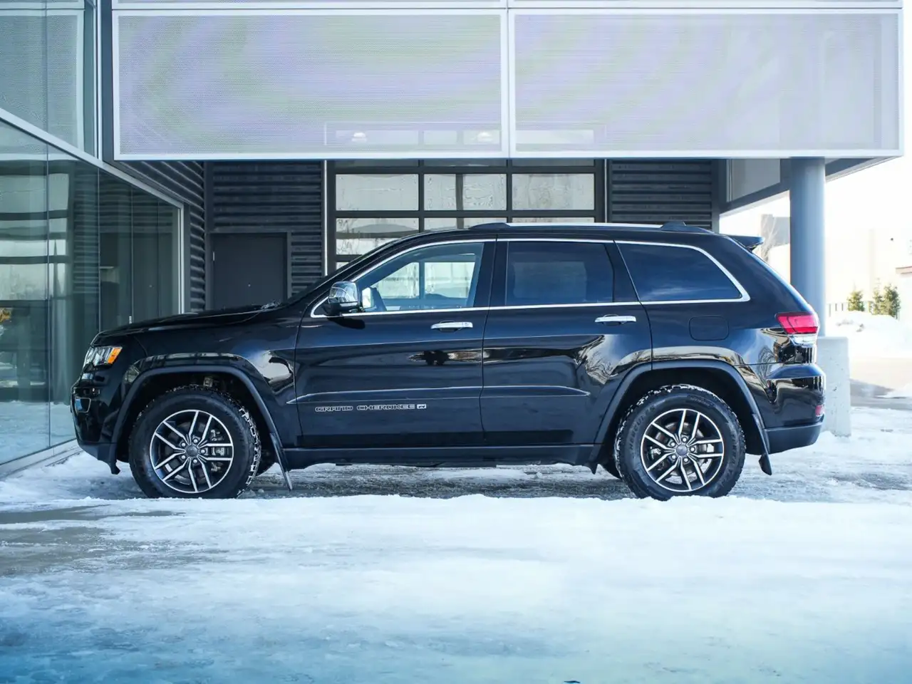 Jeep Grand Cherokee снимка Jeep Grand Cherokee