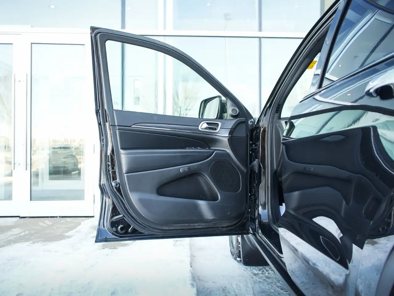 Jeep Grand Cherokee снимка Jeep Grand Cherokee