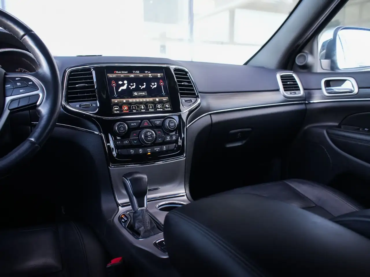 Jeep Grand Cherokee снимка Jeep Grand Cherokee