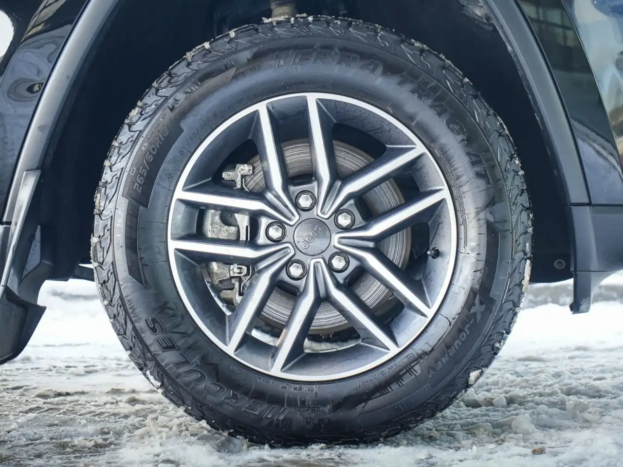 Jeep Grand Cherokee снимка Jeep Grand Cherokee