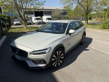 V60 II 2019 Cross Country 2.0 d4 Pro awd geartronic my20