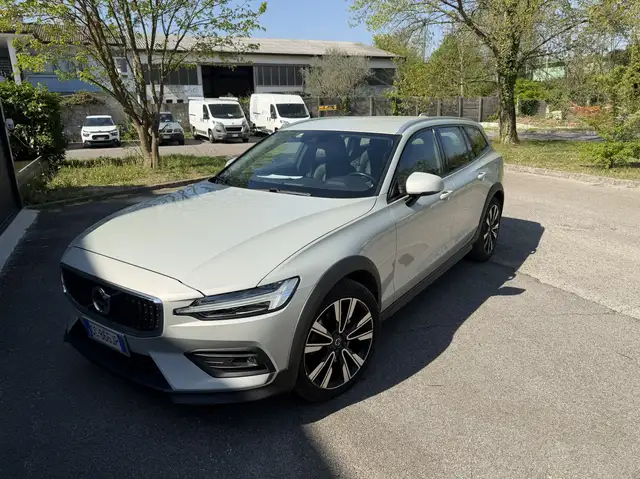 Volvo V60 Cross Country V60 II 2019 Cross Country 2.0 d4 Pro awd geartronic my20