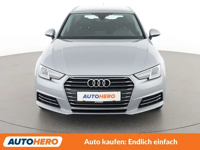 Audi A4 view 9