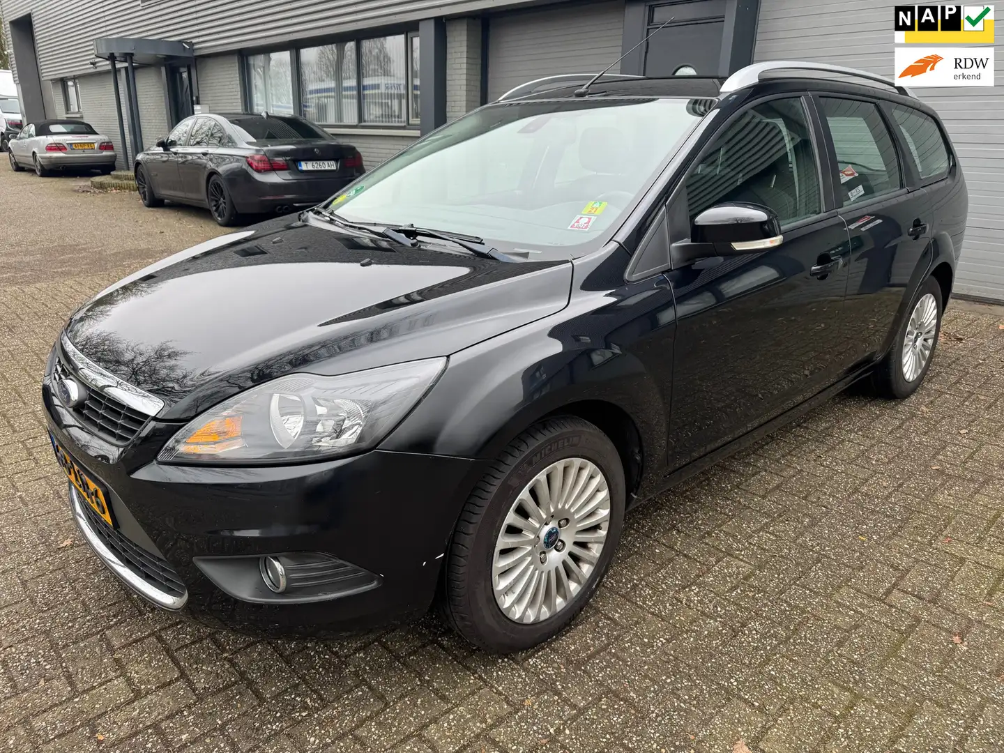 Ford Focus Wagon 1.8 Limited Schwarz - 1