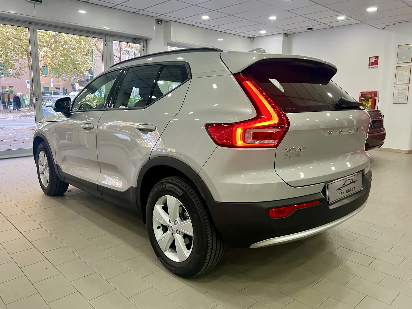 Volvo XC40 XC40 2023 1.5 t2 Core auto Argento - 2