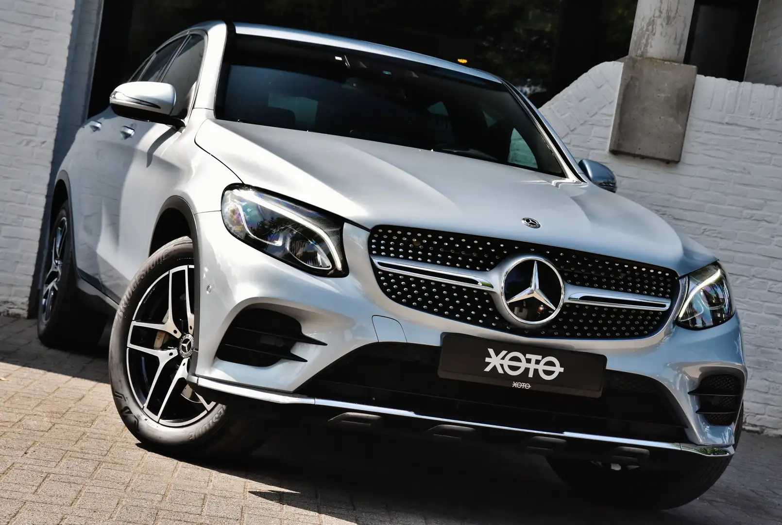 Mercedes-Benz GLC 250 D COUPE 4-MATIC AMG LINE *** TOP CONDITION *** Gris - 2