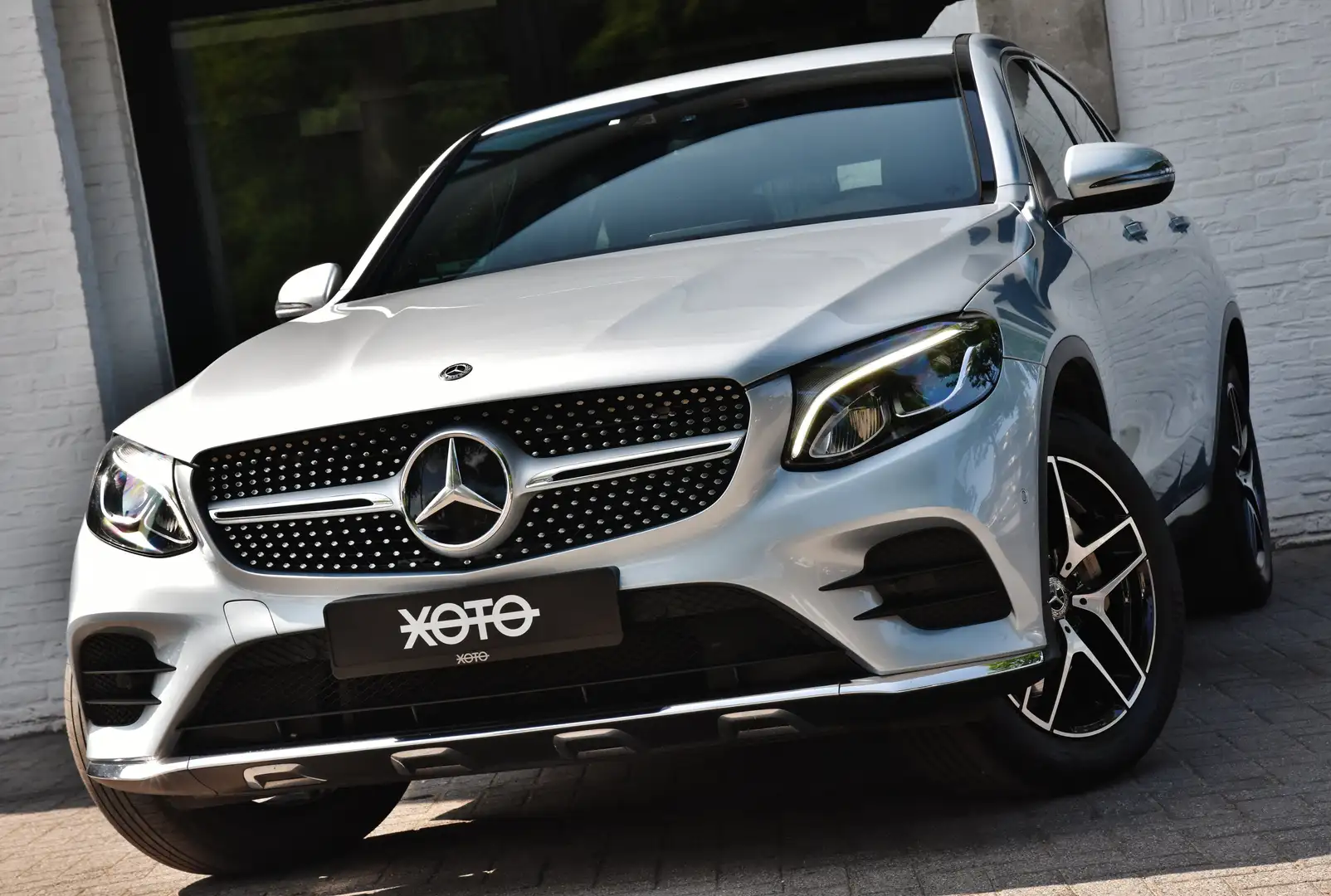 Mercedes-Benz GLC 250 D COUPE 4-MATIC AMG LINE *** TOP CONDITION *** Gris - 1