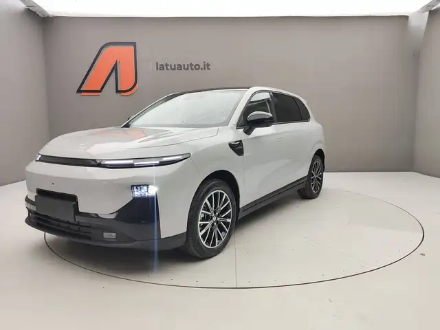 Leapmotor B10 view 3