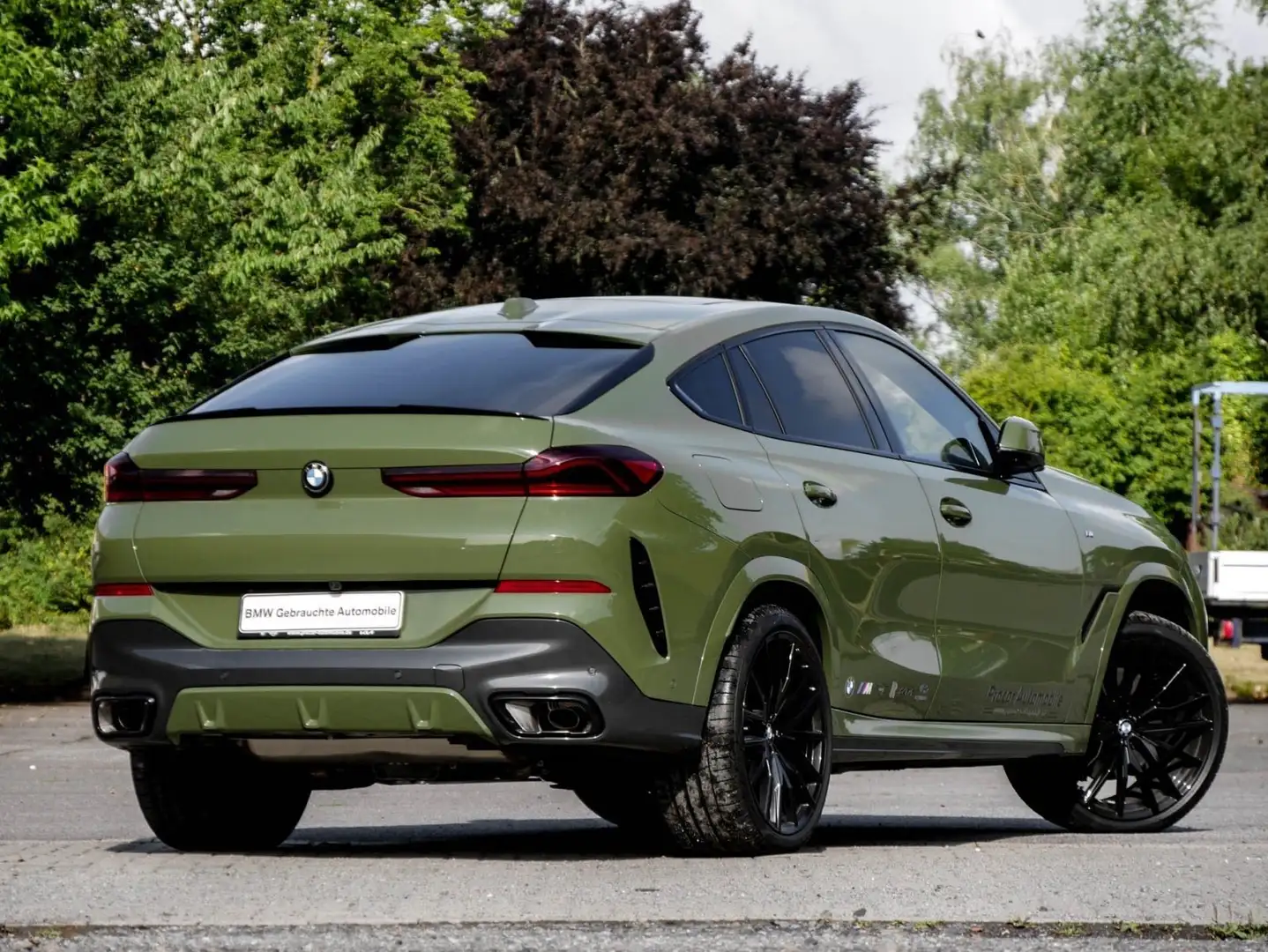 BMW X6 xDrive40d Indiv.  M Sport + PanoSkyLo. + B/W + AHK Grün - 2
