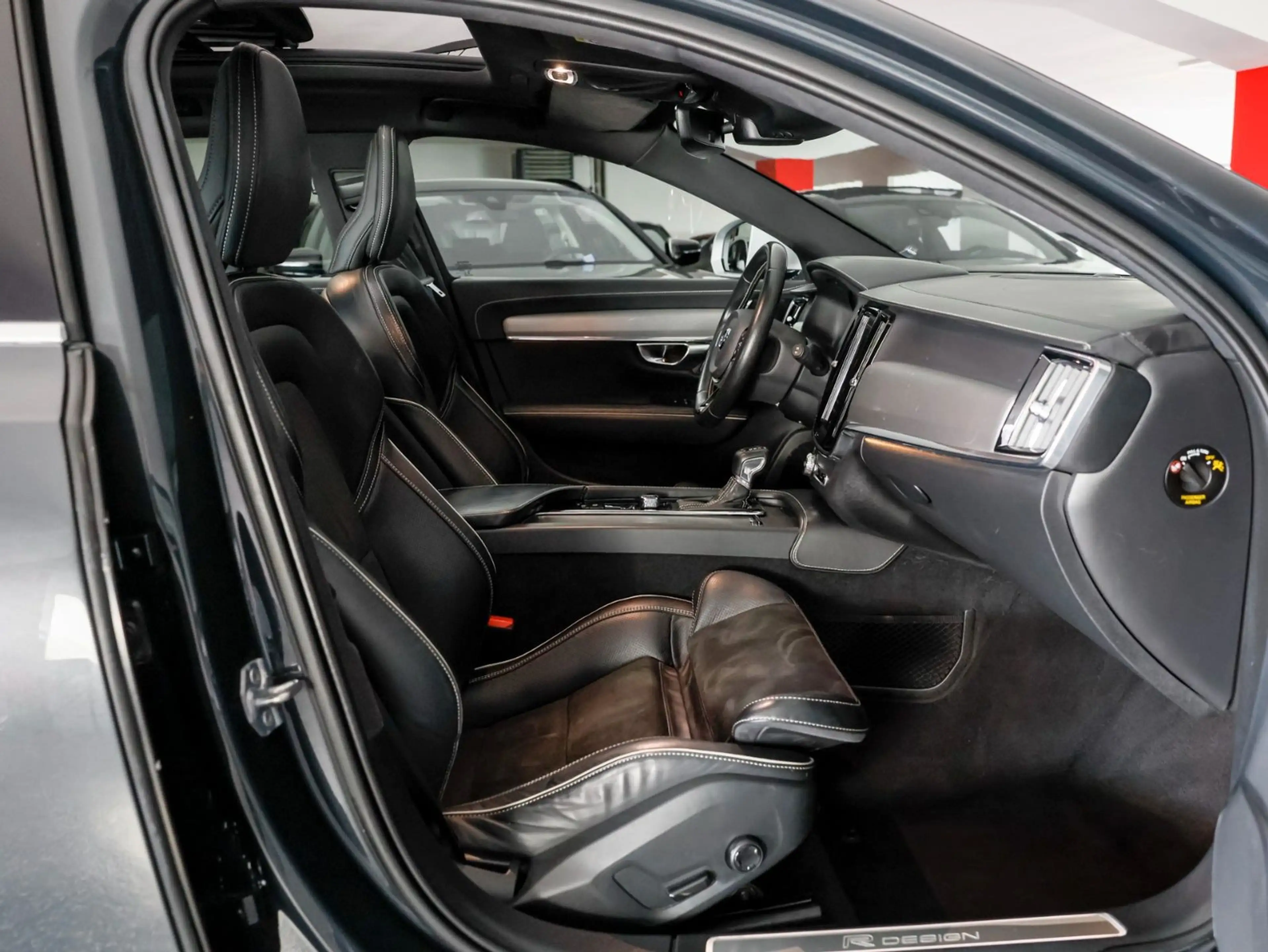 Volvo V90 R Design **VOLLAUSSTATTUNG** — photo 6