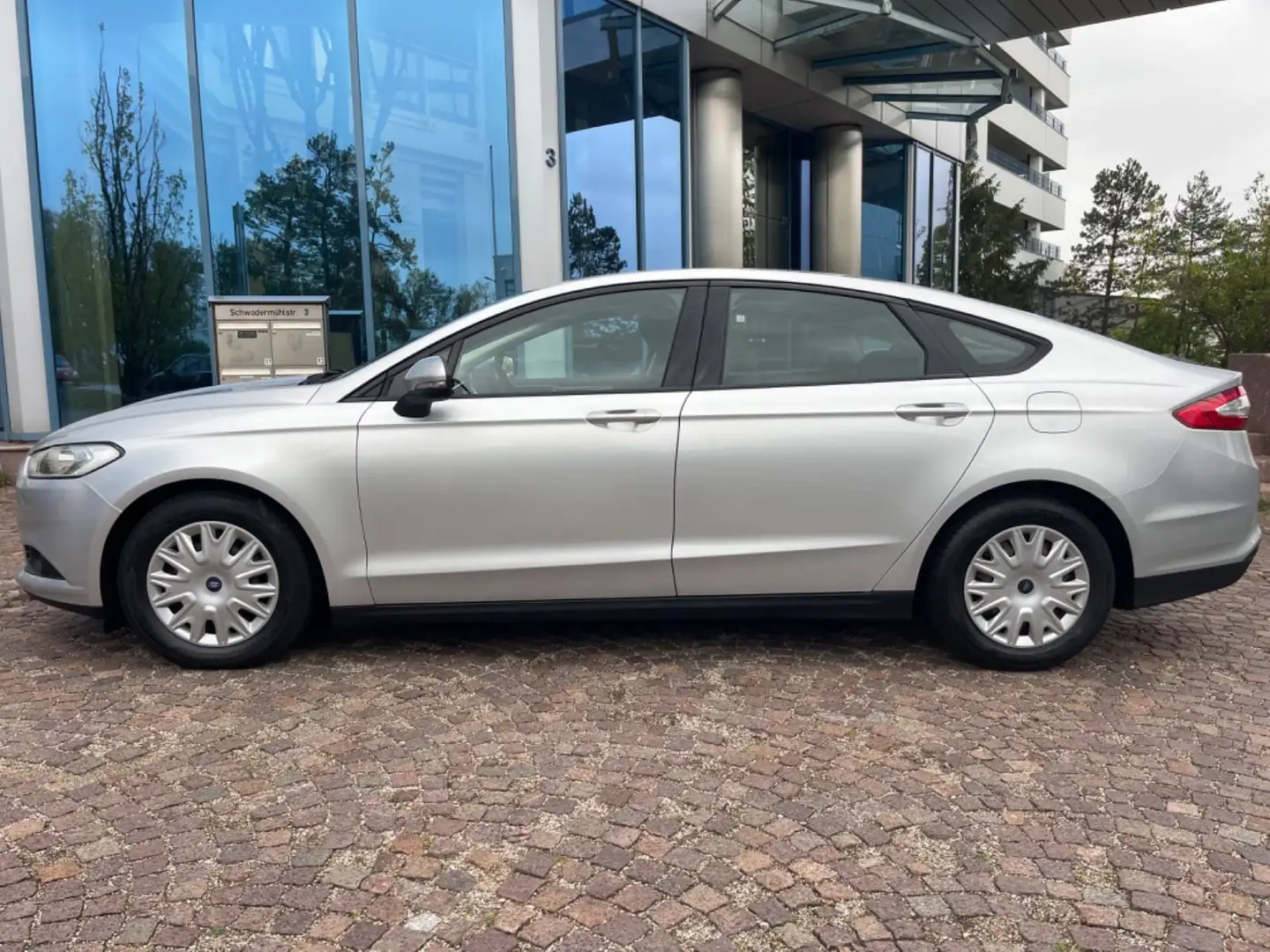 Ford Mondeo Lim. 2.0 TDCI 110 KW EURO 6 Silber - 2