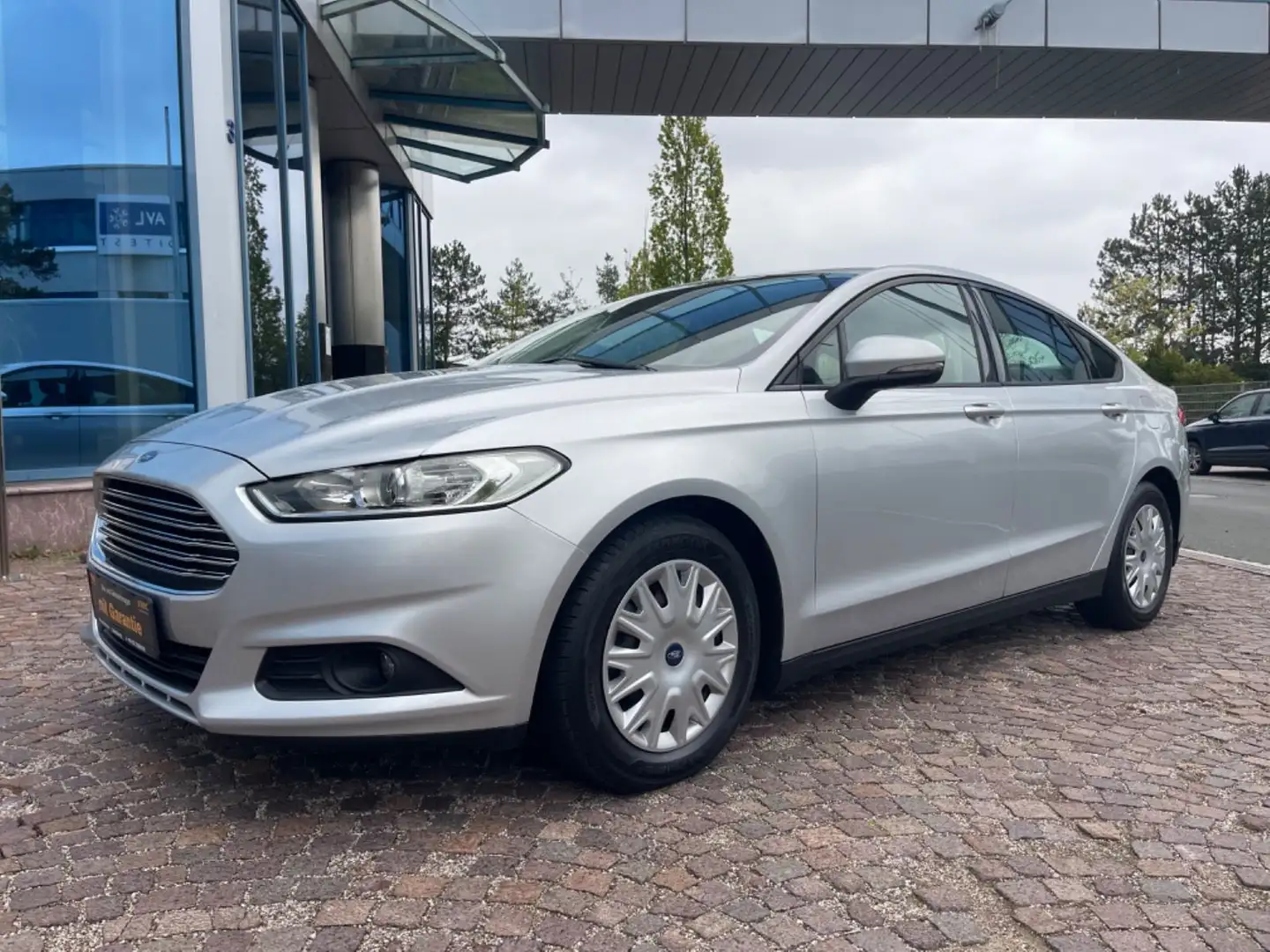 Ford Mondeo Lim. 2.0 TDCI 110 KW EURO 6 Silber - 1