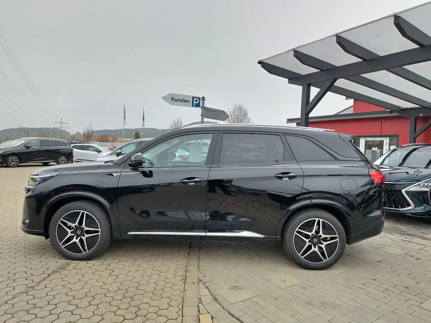 DFSK Fengon E5 PHEV *7 Sitze*Leder*Pano/Schiebedach Zwart - 1