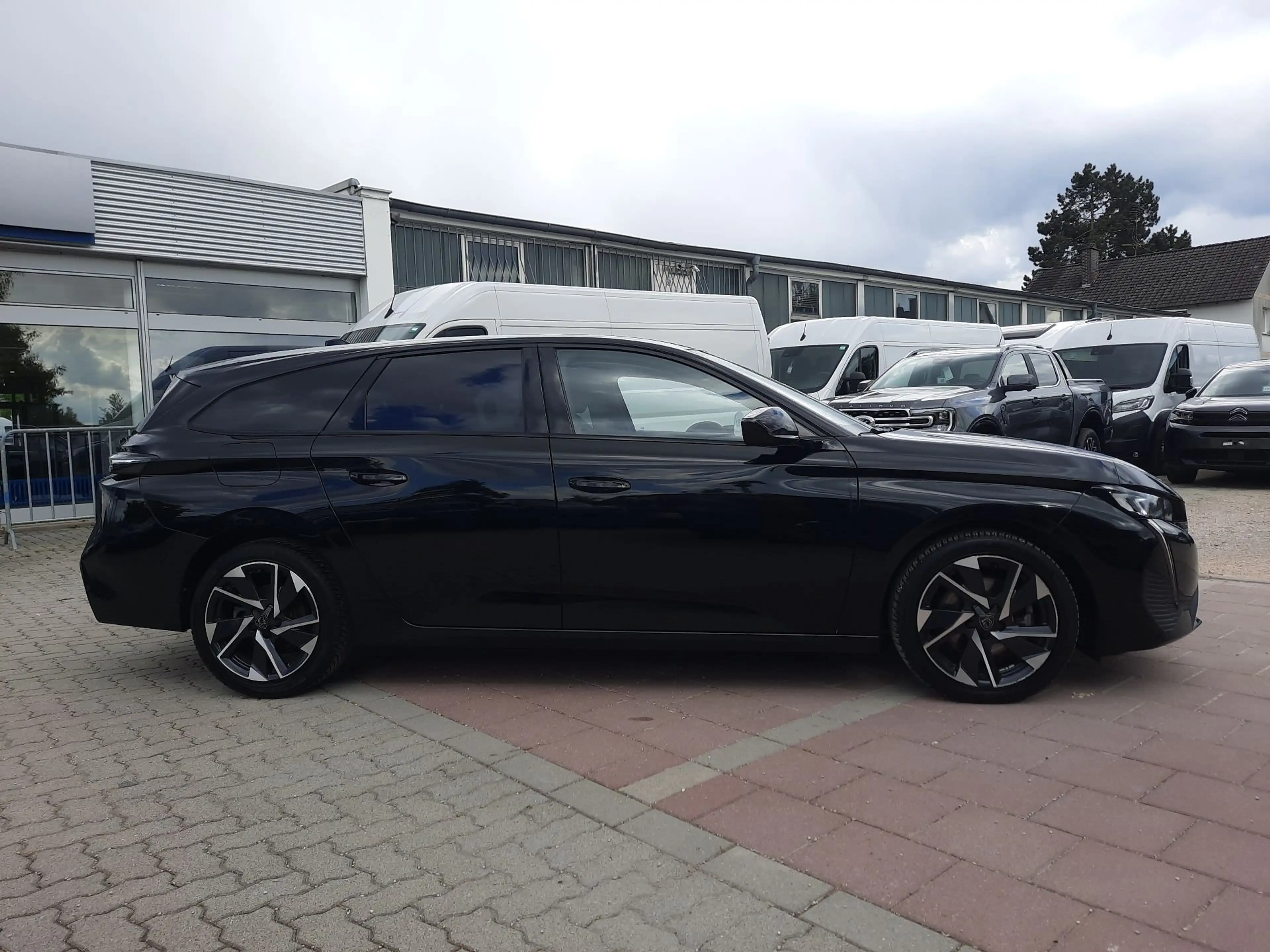 Peugeot 308 SW 1.5 BlueHDi 130 Allure ACC LED Kam. Navi — photo 5