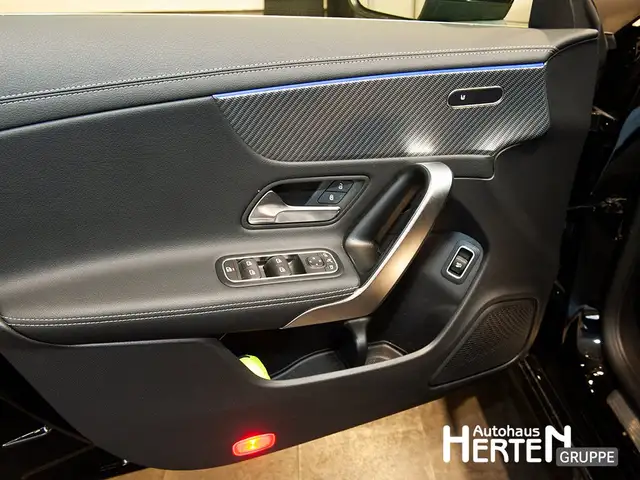 Mercedes-Benz CLA view 9