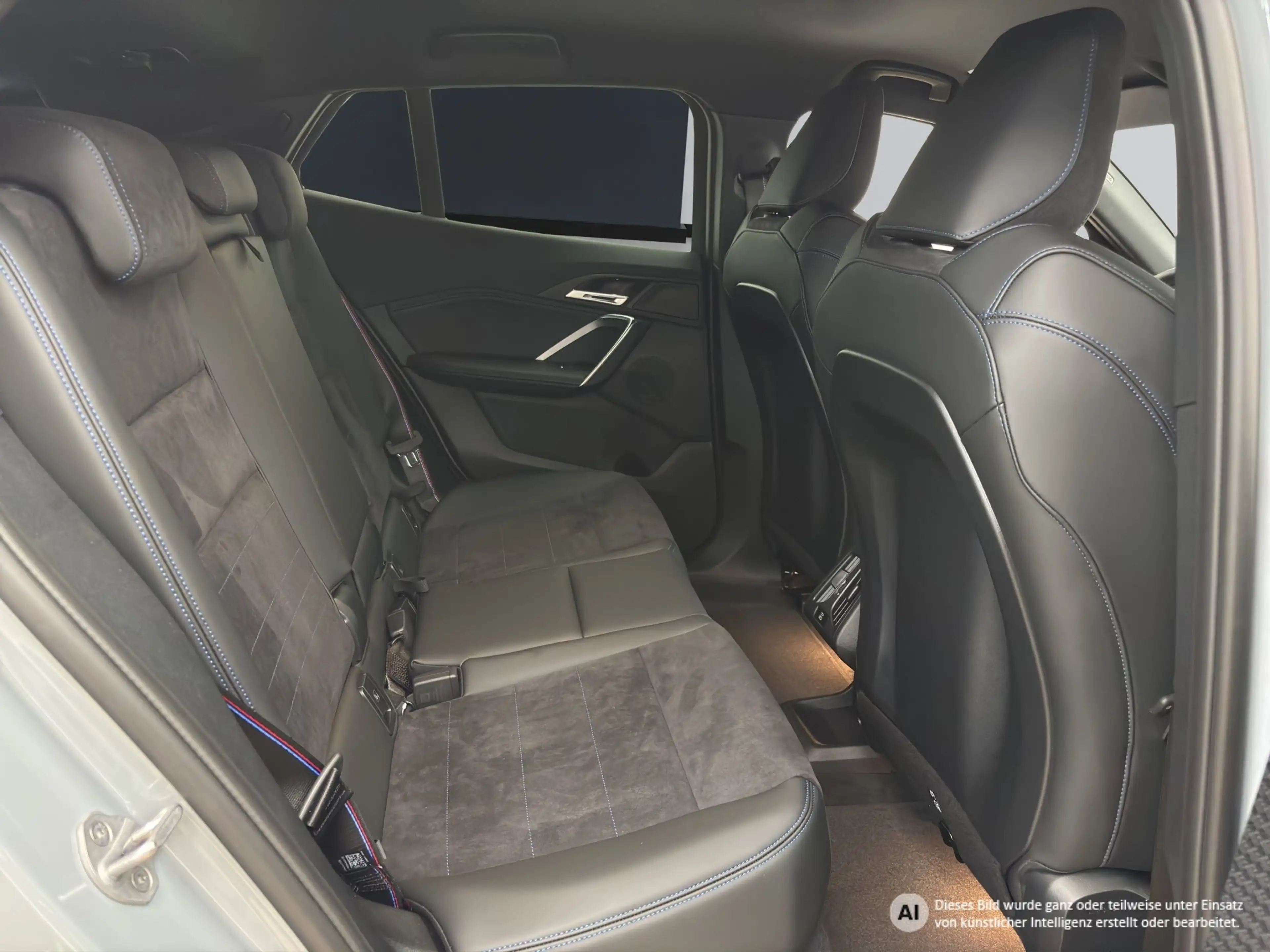 BMW iX2 eDrive20 [M Sport Pro, AHK, ACC, 19" LMR, RFK] — photo 9