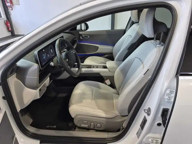 Hyundai Ioniq 6 view 8