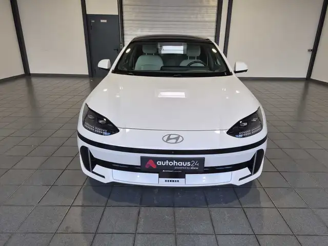 Hyundai Ioniq 6 view 2
