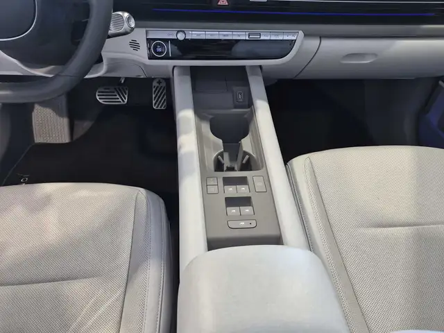 Hyundai Ioniq 6 view 12