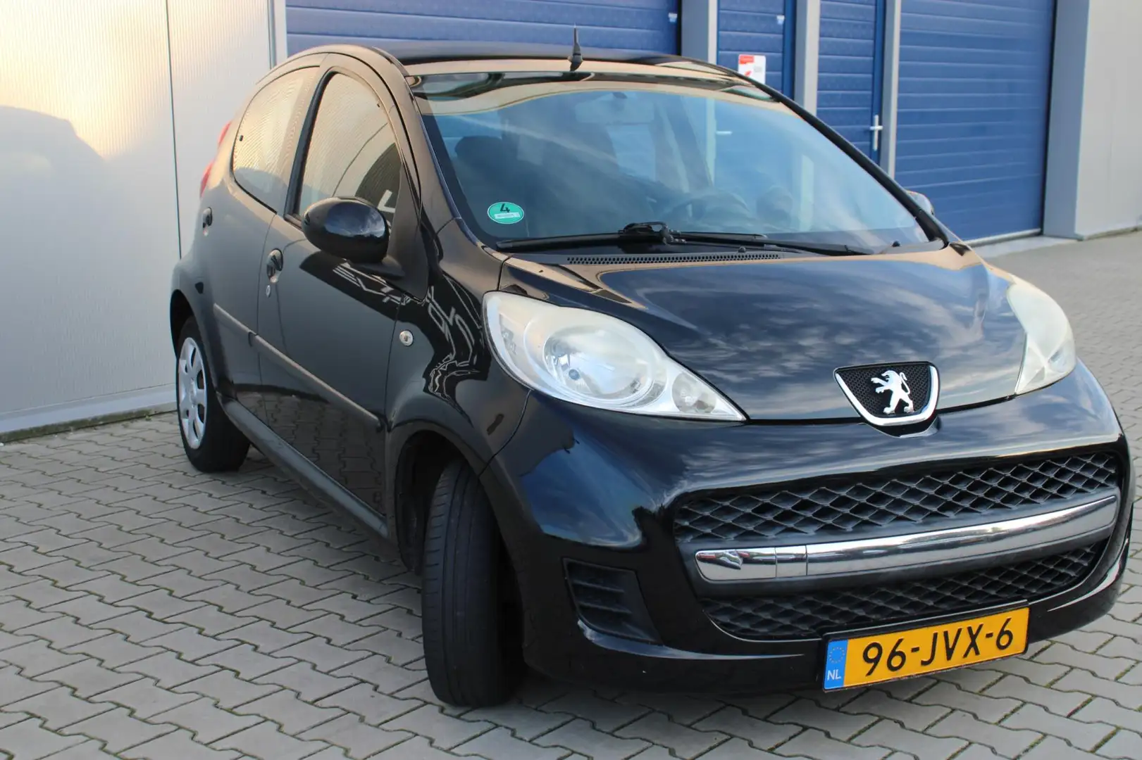 Peugeot 107 1.0-12V Sublime NAP Airco Radio YoungTimer!! Zwart - 2