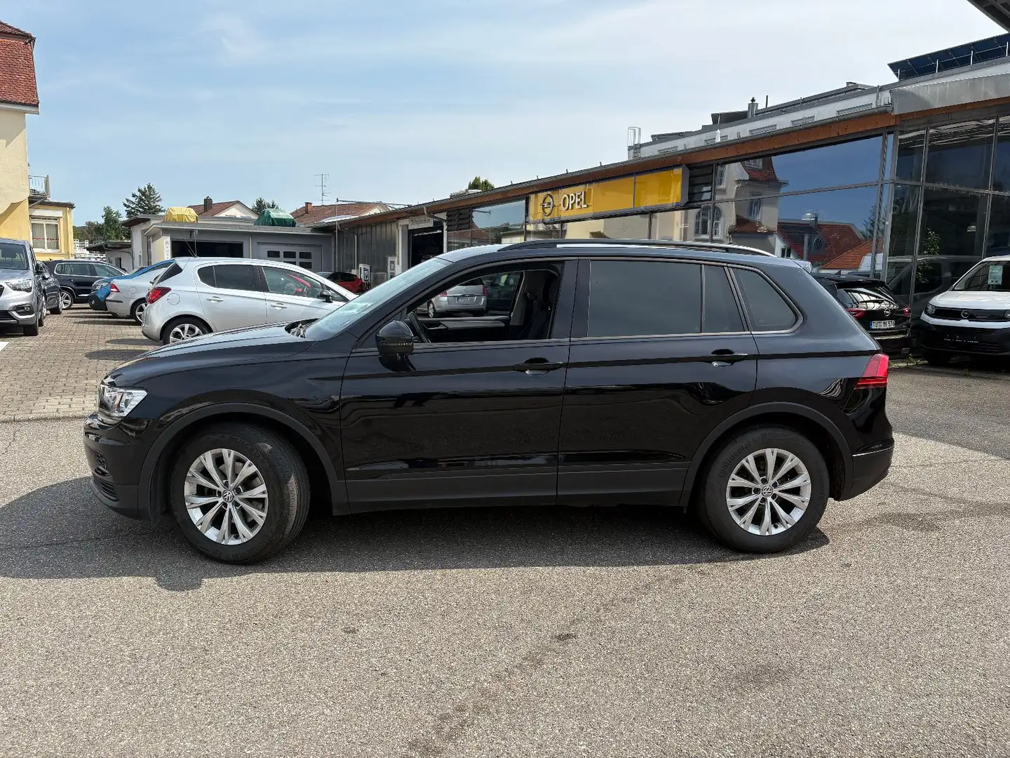 Volkswagen Tiguan 1.5 TSI Trendline BMT/Start-Stopp Schwarz - 2