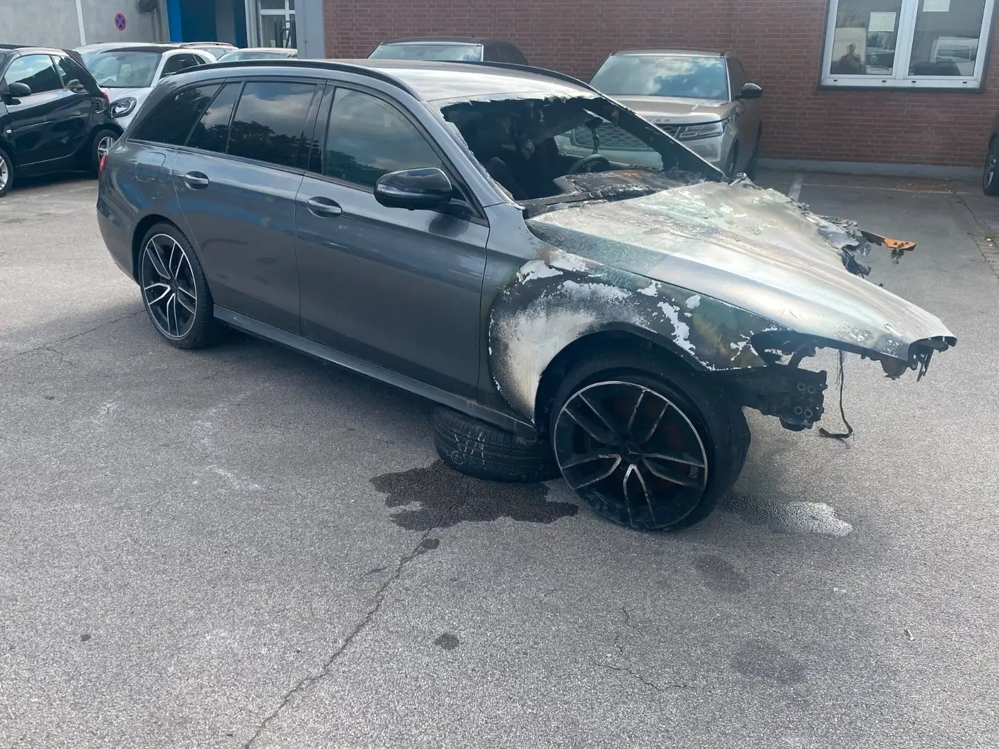 Mercedes-Benz E 53 AMG E 53 T 4M+ *Performance*Night*Multibeam*360°Cam* Grau - 2