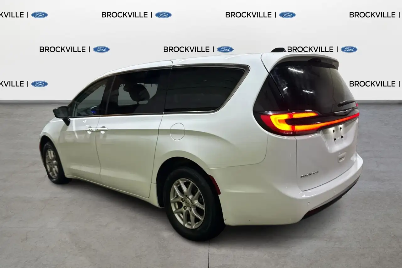Chrysler Pacifica снимка Chrysler Pacifica