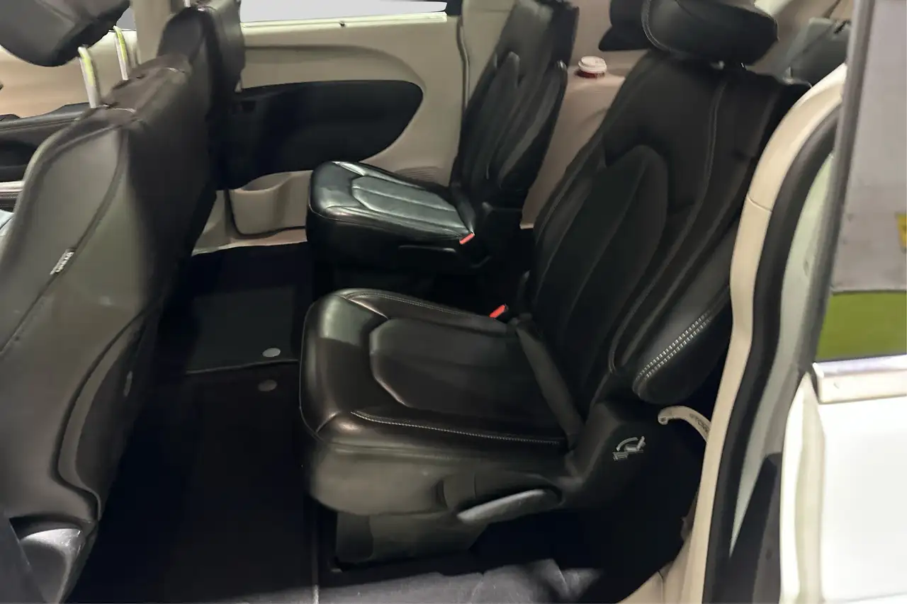 Chrysler Pacifica снимка Chrysler Pacifica