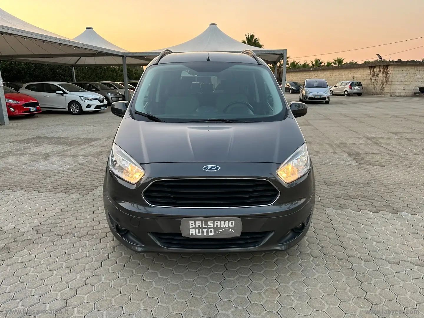 Ford Tourneo Courier 1.5 TDCI 100 CV Plus Gris - 2
