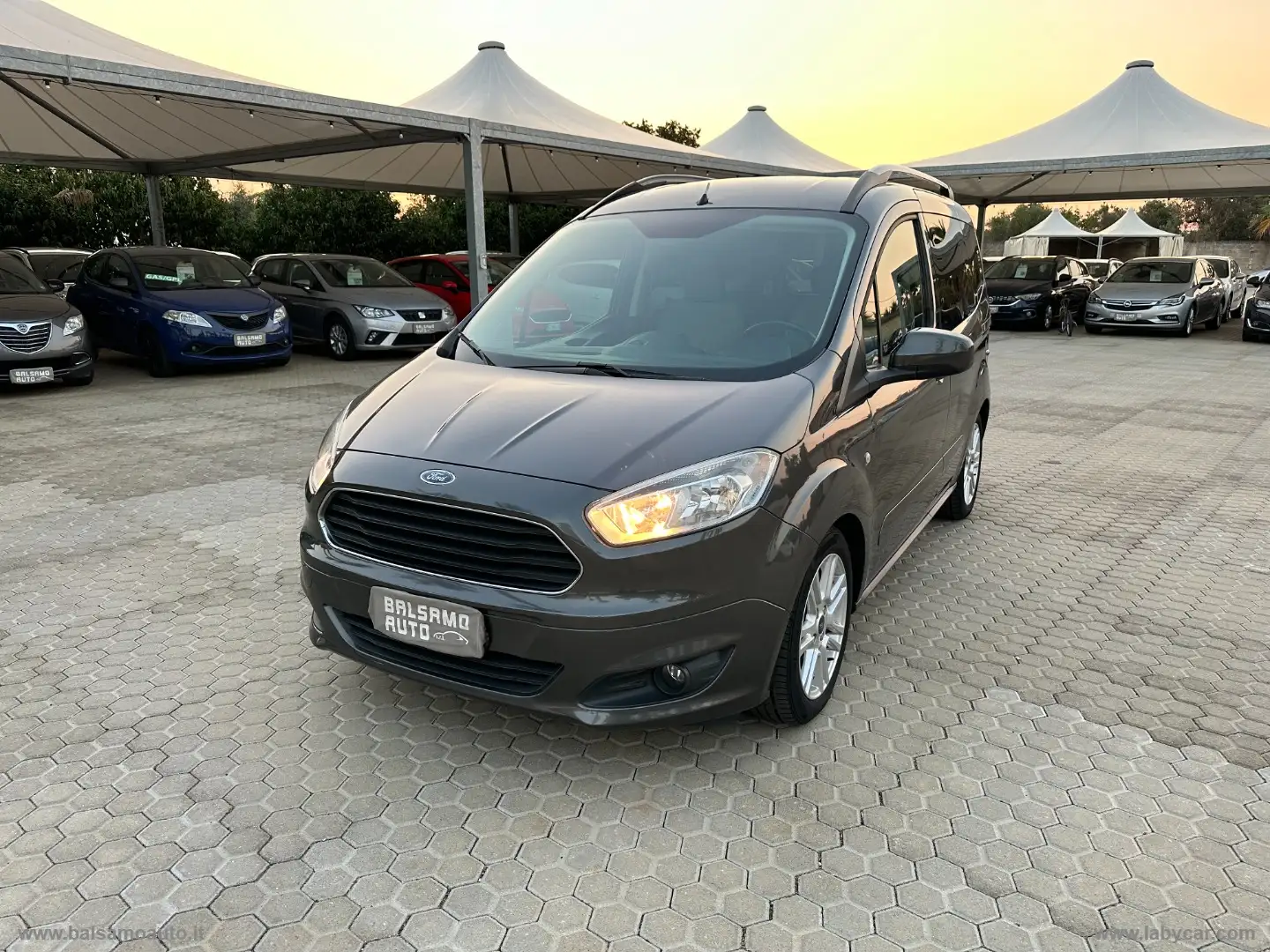 Ford Tourneo Courier 1.5 TDCI 100 CV Plus Gris - 1
