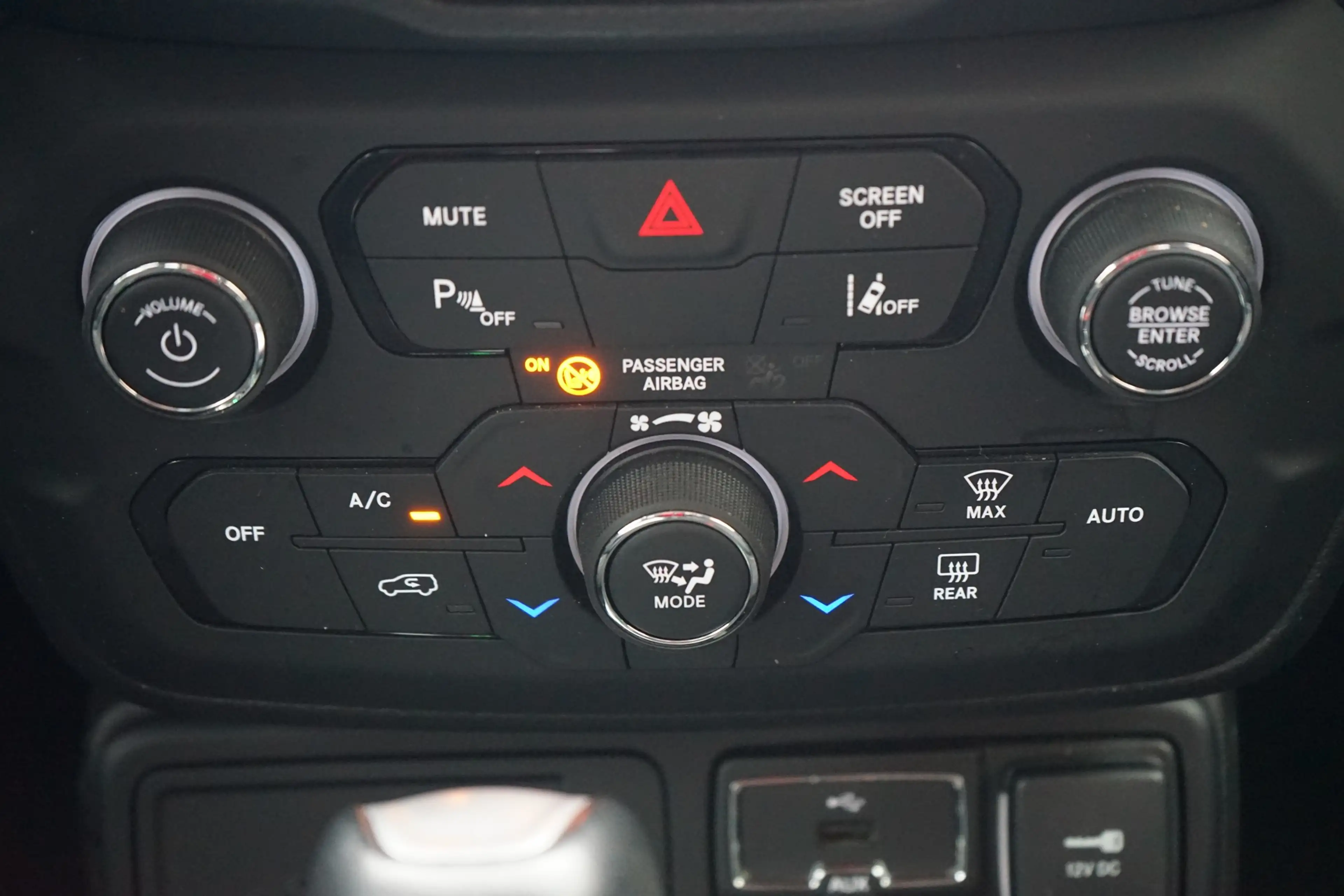 Jeep Renegade 1.3 Limited FWD LED Tempomat PDC AHK — photo 15